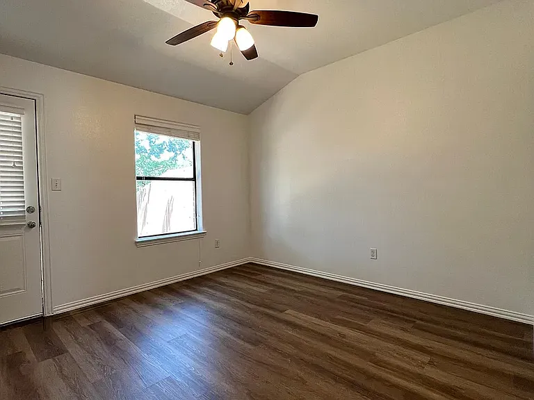 1825 N Paddock St — Photo 13