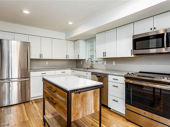 4th image of 505 Liberty Dr APT D