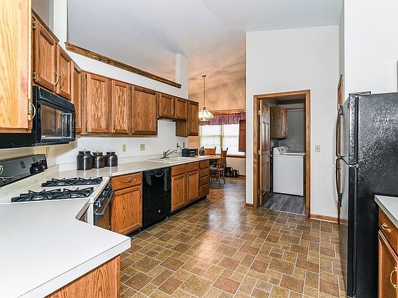 2nd image of 1553 Sir Lancelot Dr