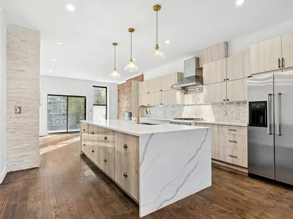 308 Clifton Place image 6 of 32