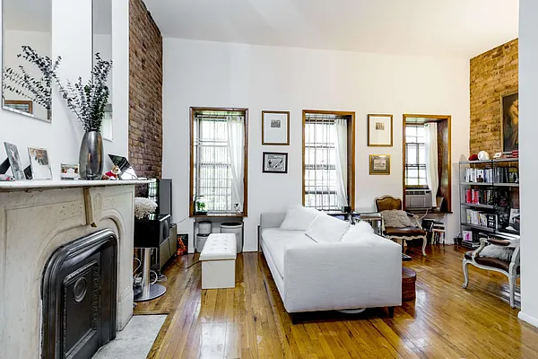 Rented by Compass | media 7