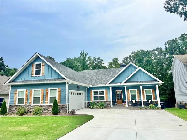 566 Clinton Dr, Temple, GA 30179