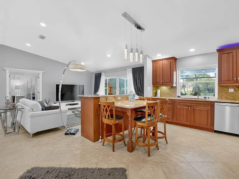 10305 Crosswind Rd — Photo 14