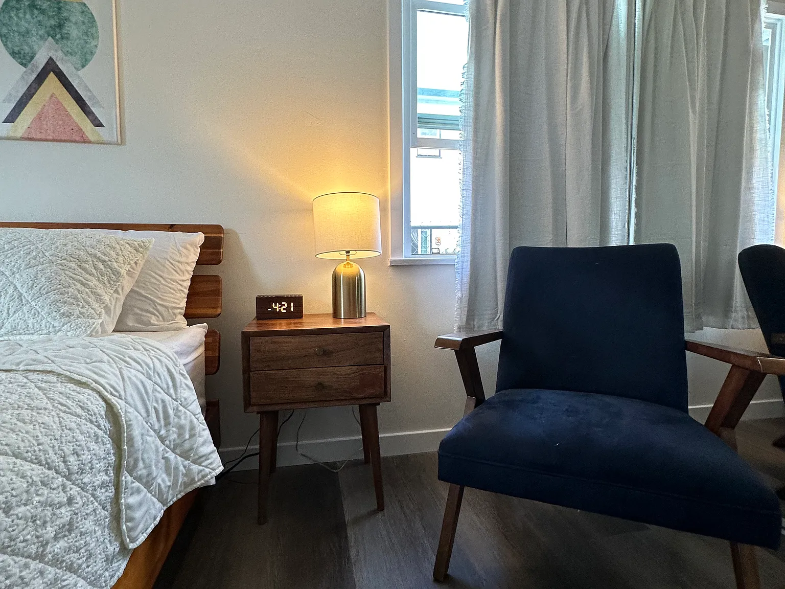 2 bed, 904 sqft, $3,200 — Photo 3