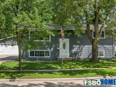 1092 Rainbow Blvd, Hiawatha, IA, 52233