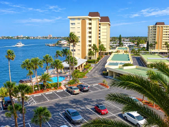 4600 Cove Cir, Saint Petersburg, FL