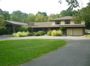 21 Fox Rd, Florida, NY 10921