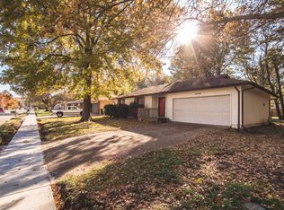 1008 W Sunset St, Springfield, MO 65807
