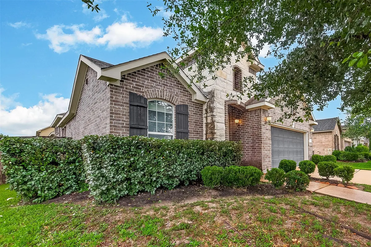 Building Photo - 2209 Hidden Meadow Ln