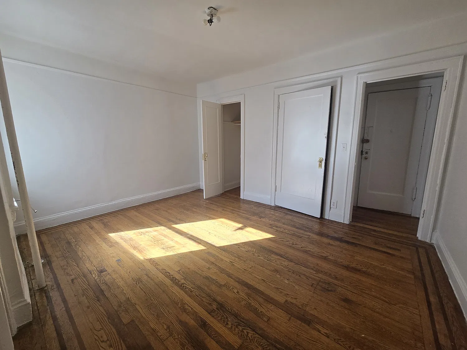 Studio, 600 sqft, $1,626 — Photo 2