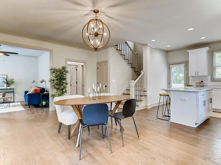 Almont Dr SW — Photo 7