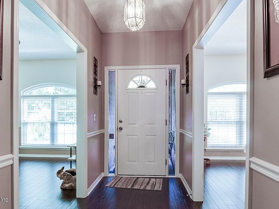 3rd image of 1785 ST LAWRENCE Way