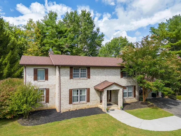 850 Christiansburg Pike NE, Floyd, VA 24091