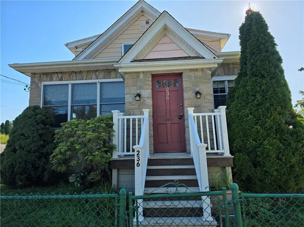 236 Becker Ave E, Riverside, RI 02915