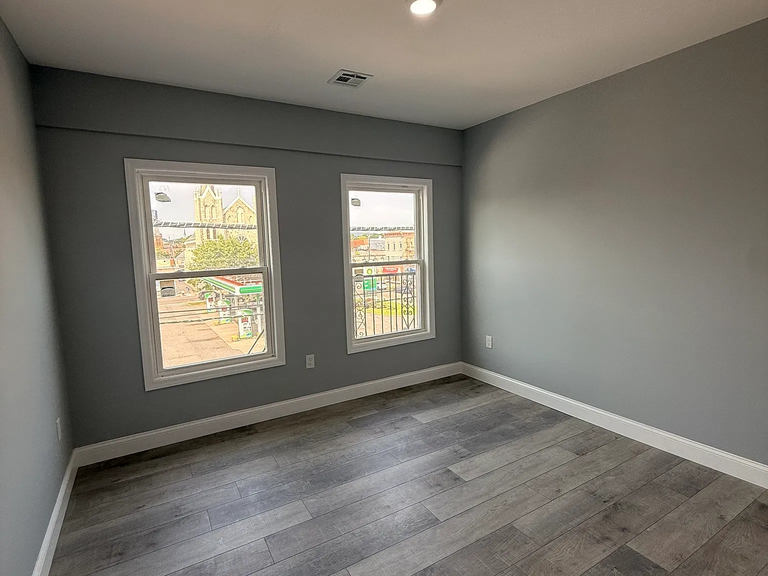 4 bed, $3,300 — Photo 4