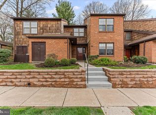 28 Hopkinson Ct, Chesterbrook, PA 19087