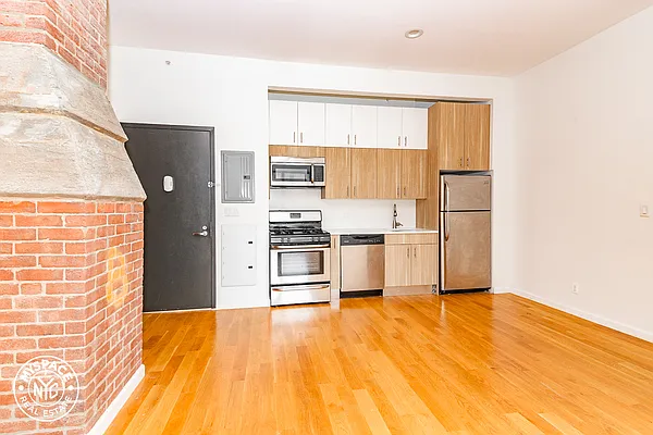 Rented by MySpaceNYC | media 17