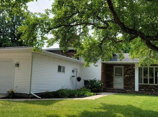 1203 26th Ave S, Moorhead, MN 56560