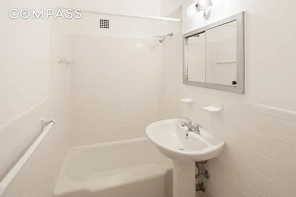 Rented by Compass | media 25