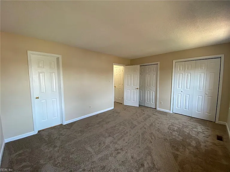 1924 Darnell Dr — Photo 10