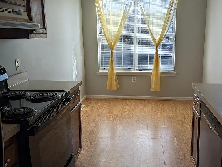 325 Cobble Creek Curv — Photo 1