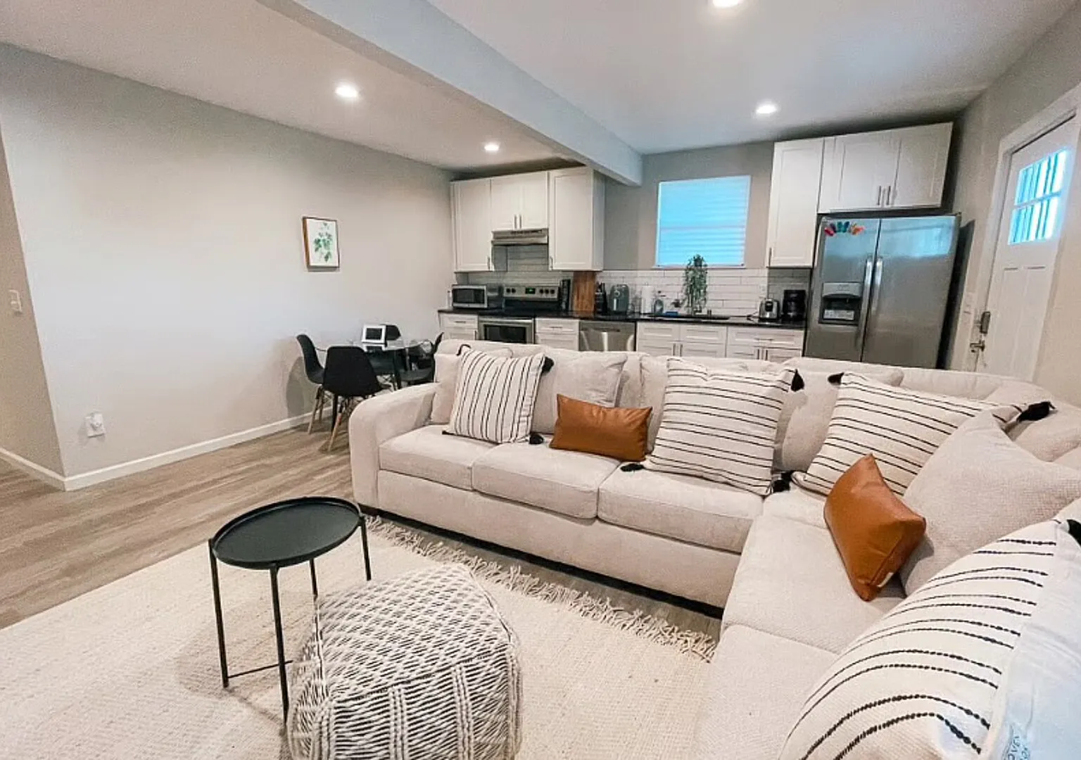 Modern And Cozy Concord Escape 2bd/1bth Apt — Photo 3
