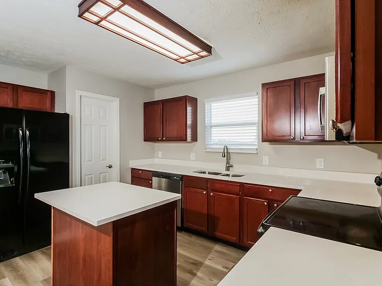 10812 Middlebrook Ln — Photo 8