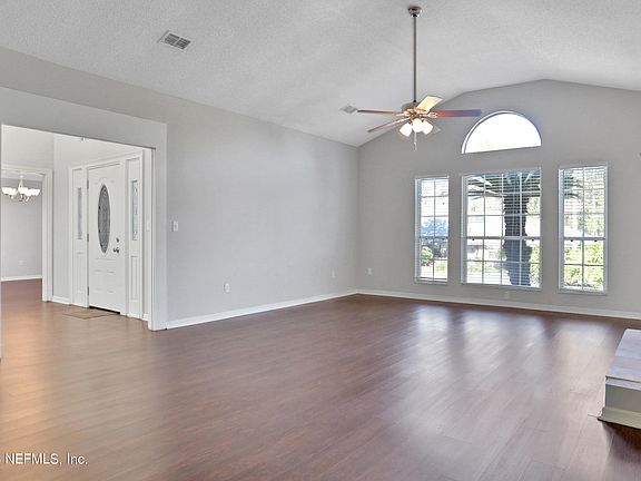 3rd image of 8613 ROYALWOOD Drive