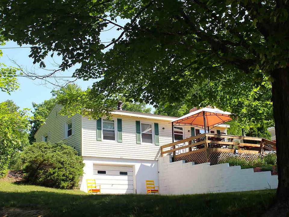 1st image of 901 Beech St