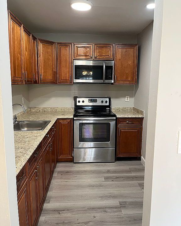 1st image of 2326 Huntington Green Ct #4