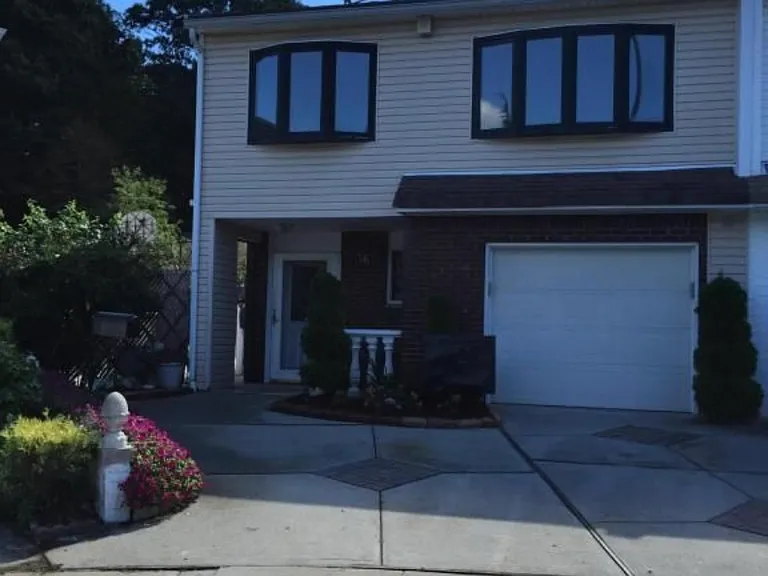36 Maple Ct — Photo 1