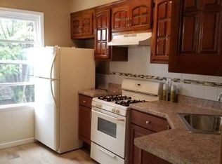 6235 60th Rd, Maspeth, NY 11378