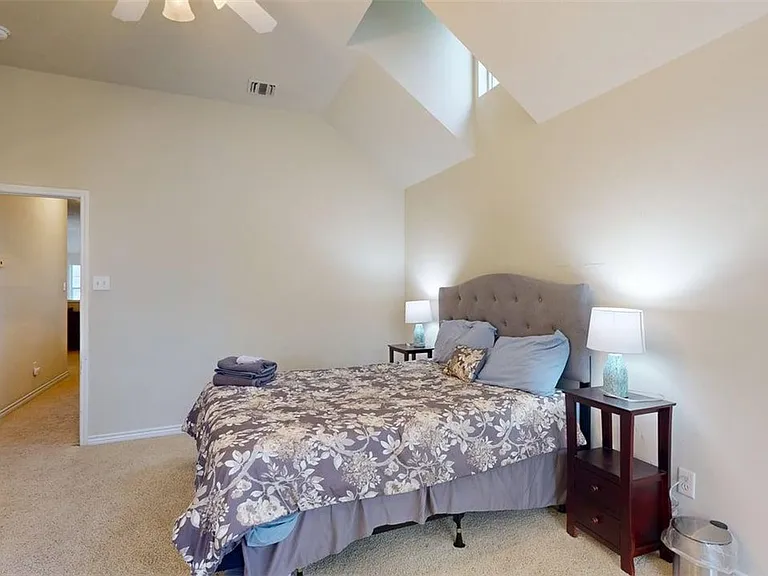 4307 Spring Hill Dr — Photo 9