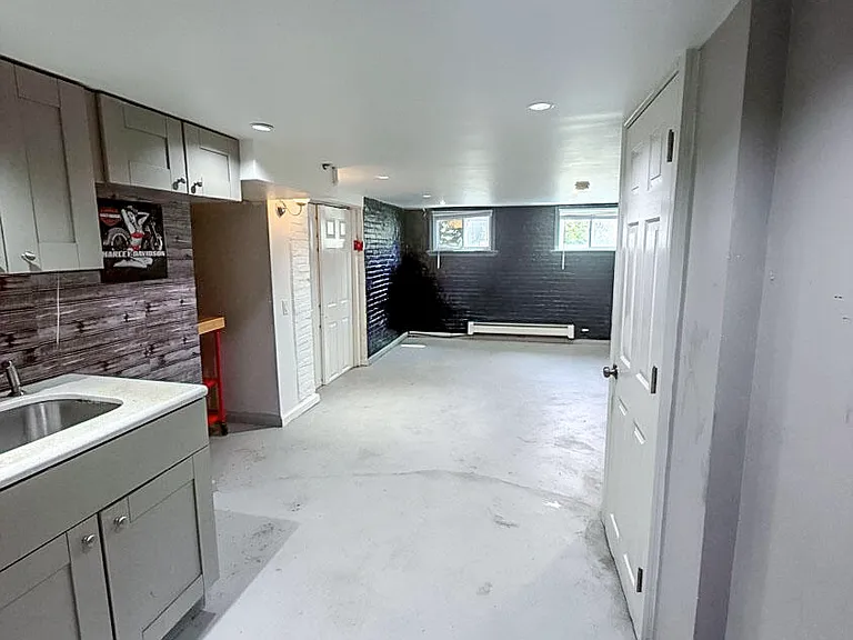 248 Rose Ave #1 — Photo 20