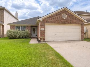 5049 Willow Point Dr, Conroe, TX 77303