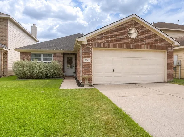 5049 Willow Point Dr, Conroe, TX 77303