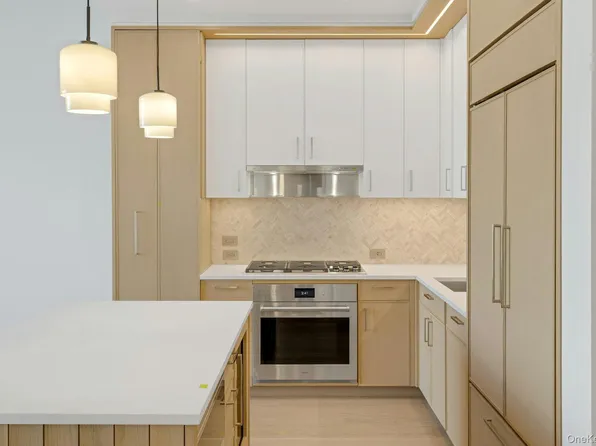 4 Lighthouse Lndg #420, Tarrytown, NY 10591