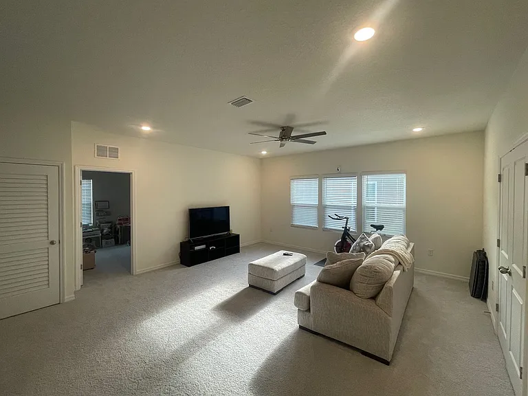13616 NW 14th Pl — Photo 12