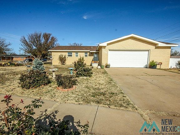 2nd image of 1004 W Yucca Ave