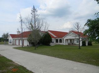 112 Oak Hollow Dr, La Vernia, TX 78121