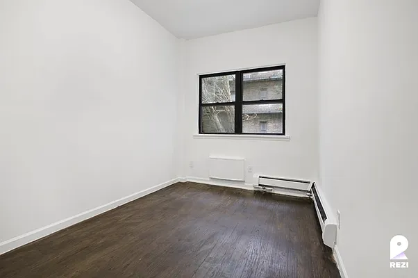 Rented by REZI | media 17