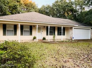1604 Deer St, Ocean Springs, MS 39564