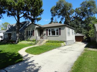 711 Goodwin Dr, Park Ridge, IL 60068