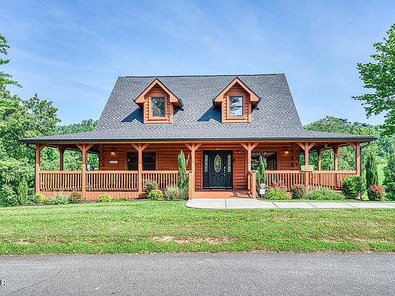 2nd image of 2028 Piney Overlook Ln