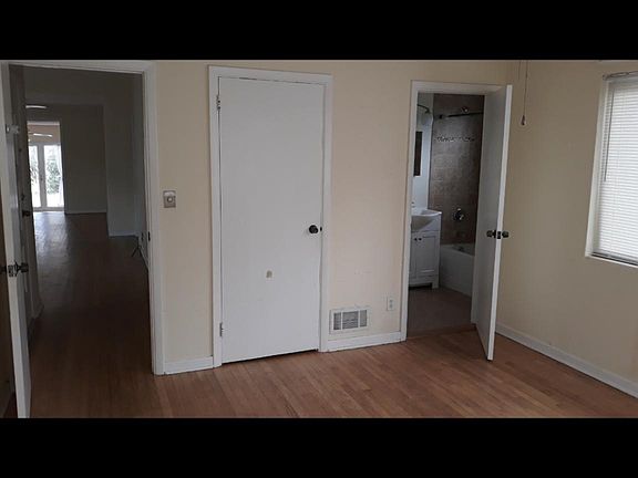 3rd image of 195 Fairway Dr
