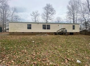 195 Little River Golf Dr, Seagrove, NC 27341