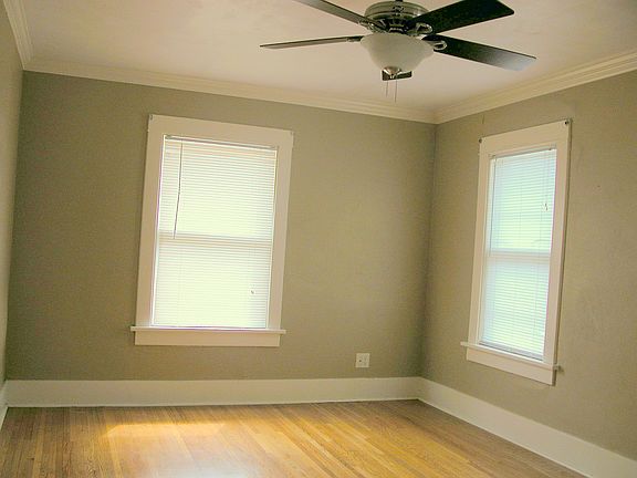 5th image of 1107 N Bourland Ave