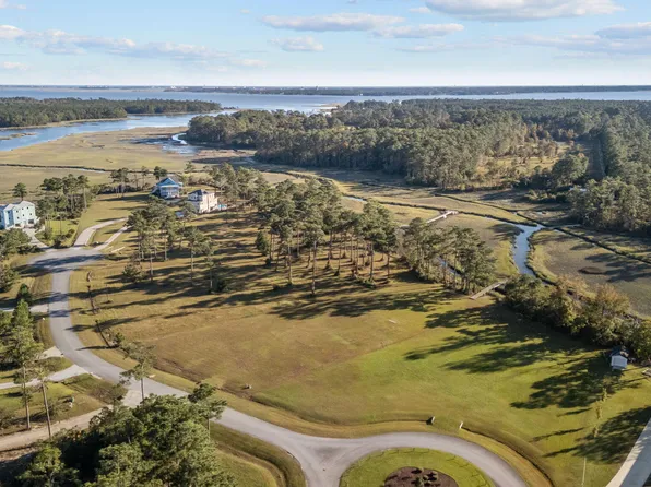 212 Settlement Lane, Newport, NC 28570