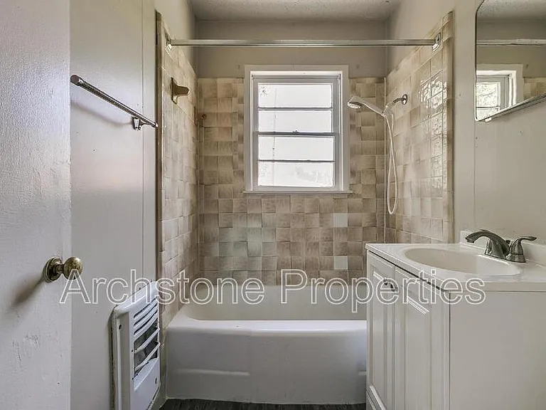 2305 Mustang St — Photo 19