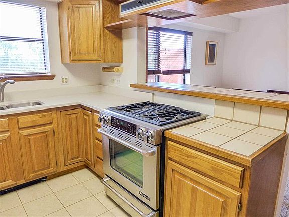 4th image of 412 Oppenheimer Dr